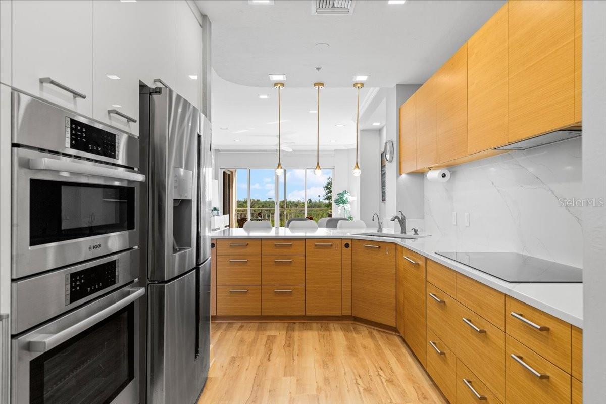 5450 EAGLES POINT CIR #404, SARASOTA, FL, 34231