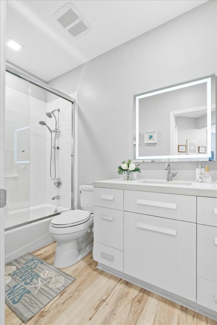 5450 EAGLES POINT CIR #404, SARASOTA, FL, 34231