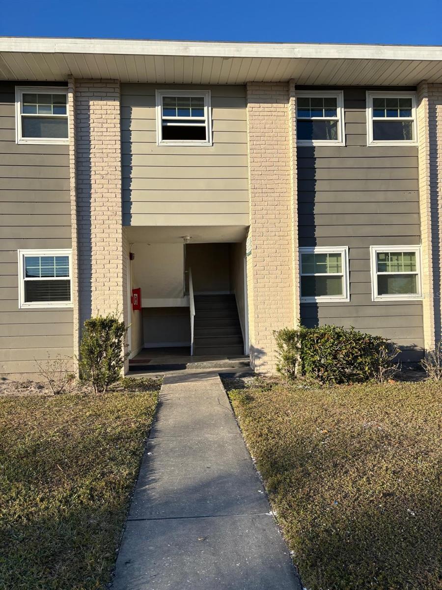 835 SKY LAKE CIR #B, ORLANDO, FL, 32809