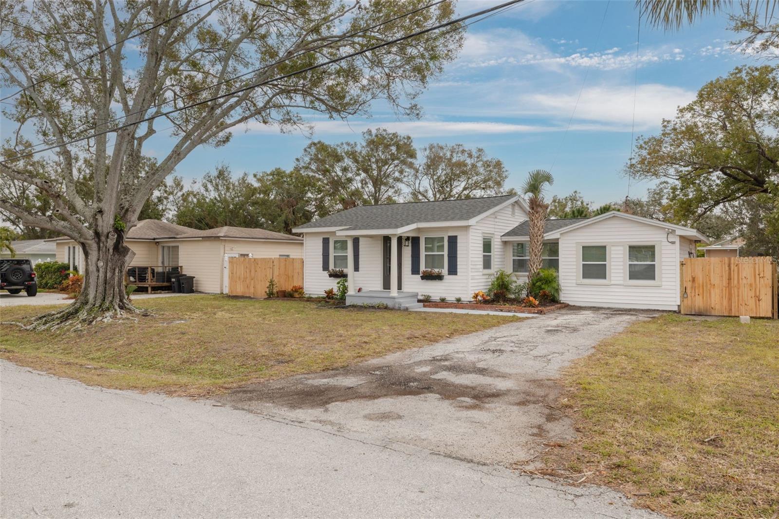 3111 BAY LN, CLEARWATER, FL, 33759