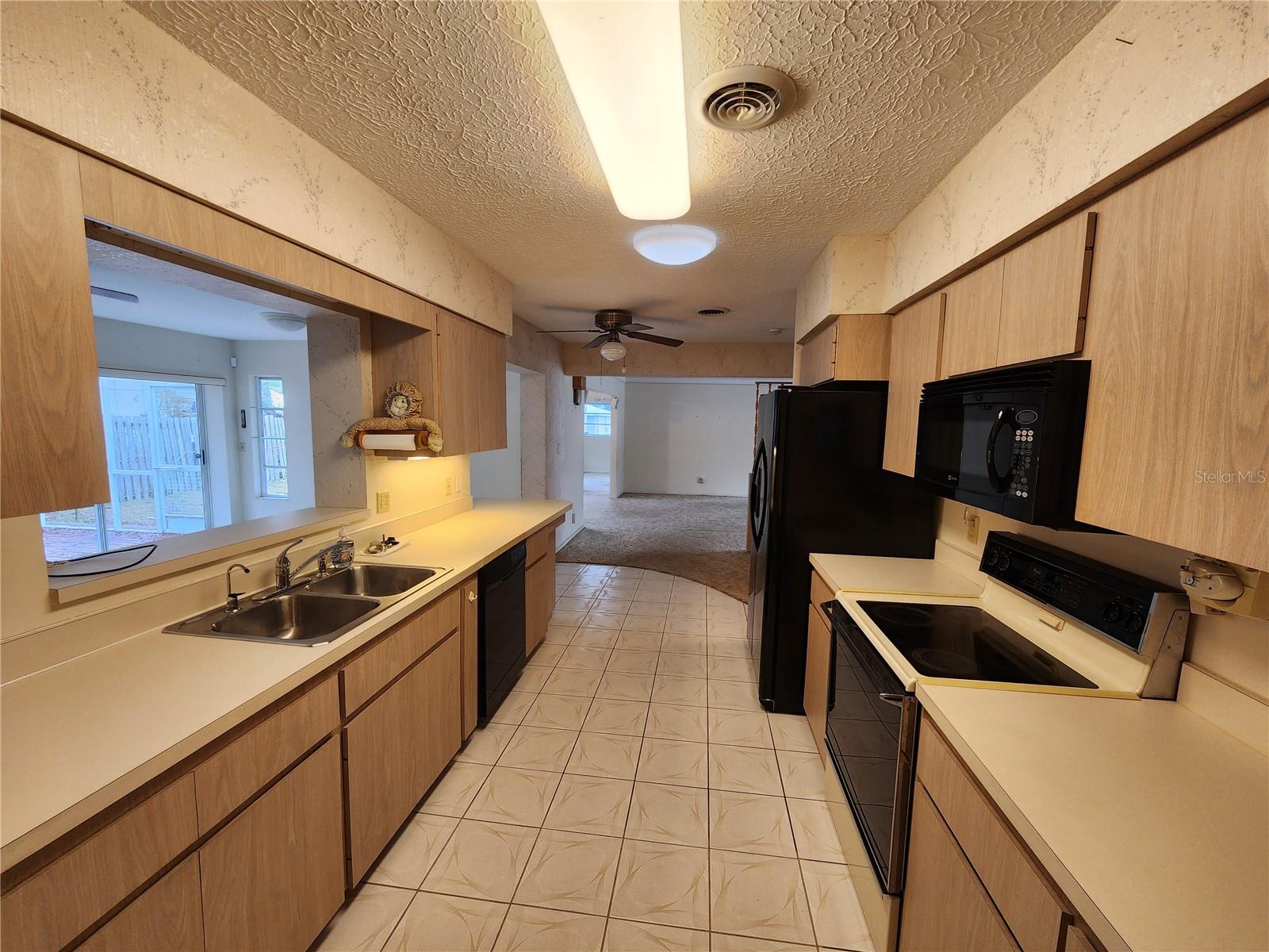 975 S TUTTLE AVE, SARASOTA, FL, 34237