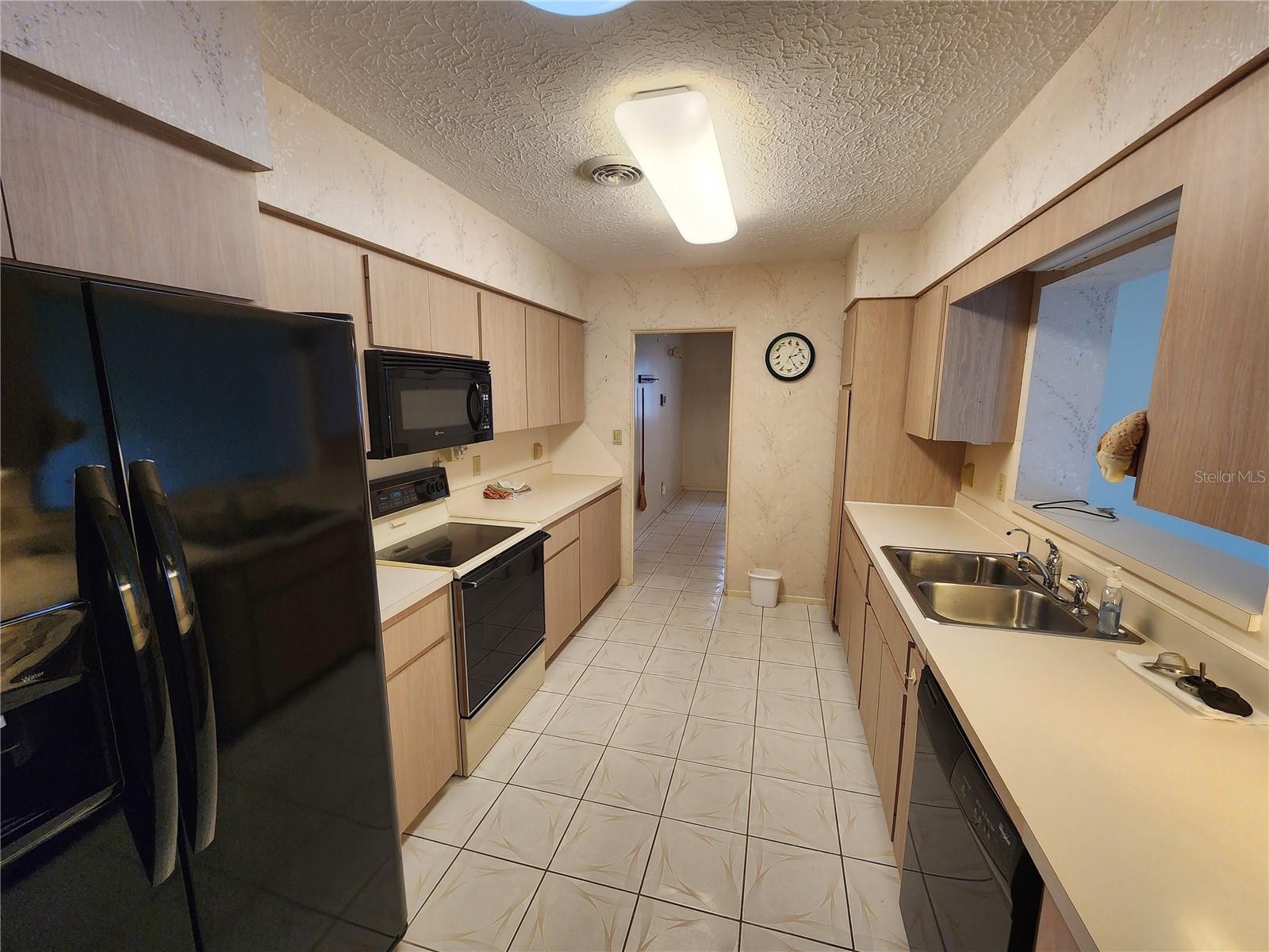 975 S TUTTLE AVE, SARASOTA, FL, 34237
