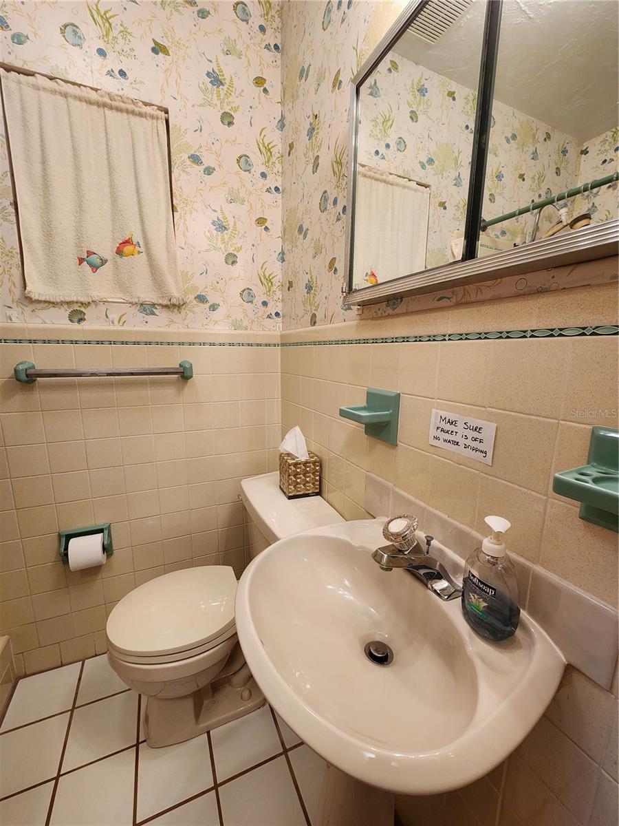 975 S TUTTLE AVE, SARASOTA, FL, 34237
