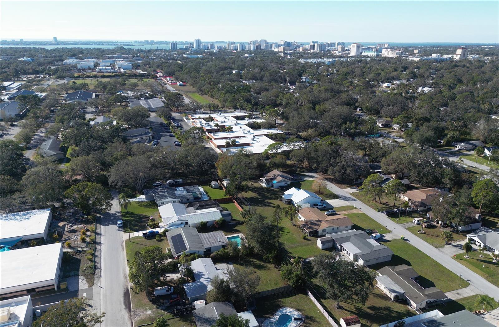 975 S TUTTLE AVE, SARASOTA, FL, 34237