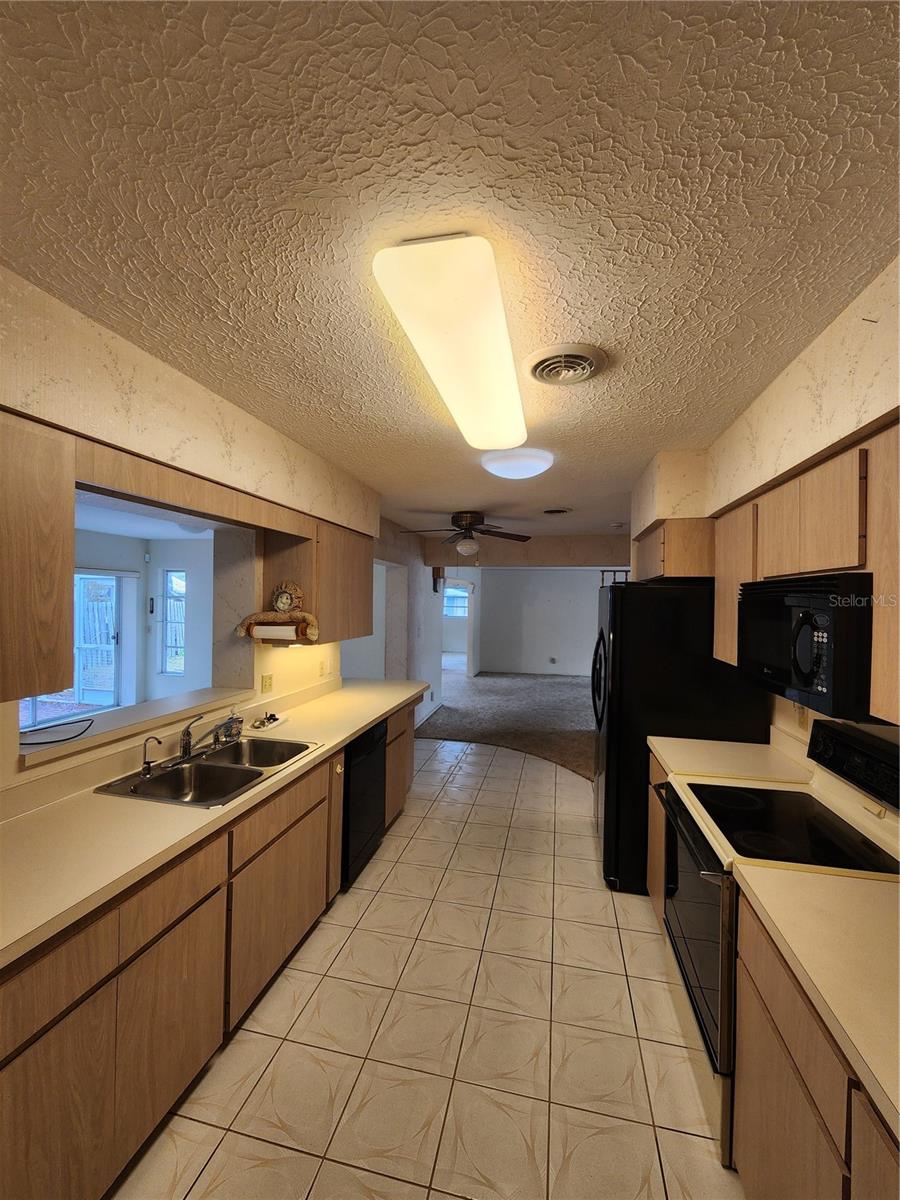 975 S TUTTLE AVE, SARASOTA, FL, 34237