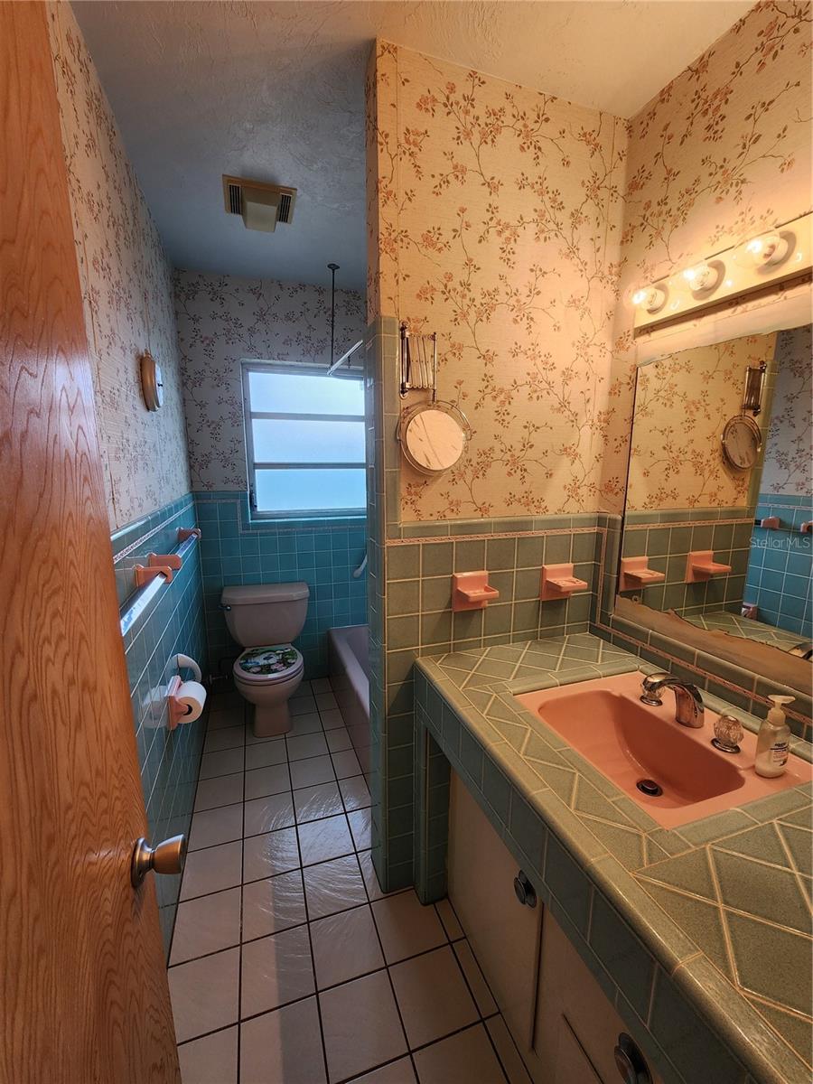 975 S TUTTLE AVE, SARASOTA, FL, 34237