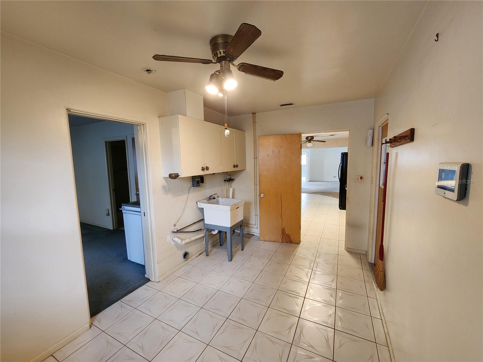 975 S TUTTLE AVE, SARASOTA, FL, 34237
