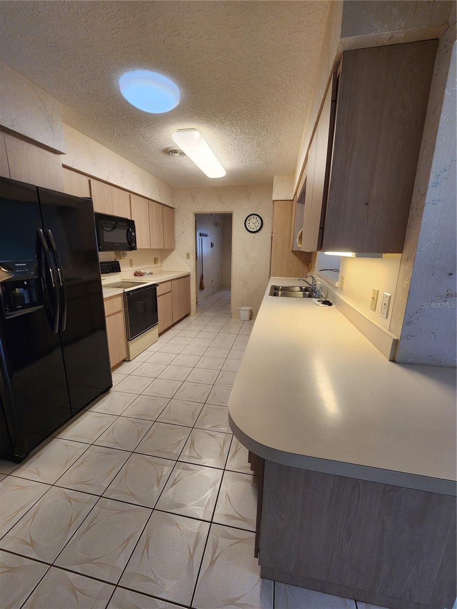 975 S TUTTLE AVE, SARASOTA, FL, 34237