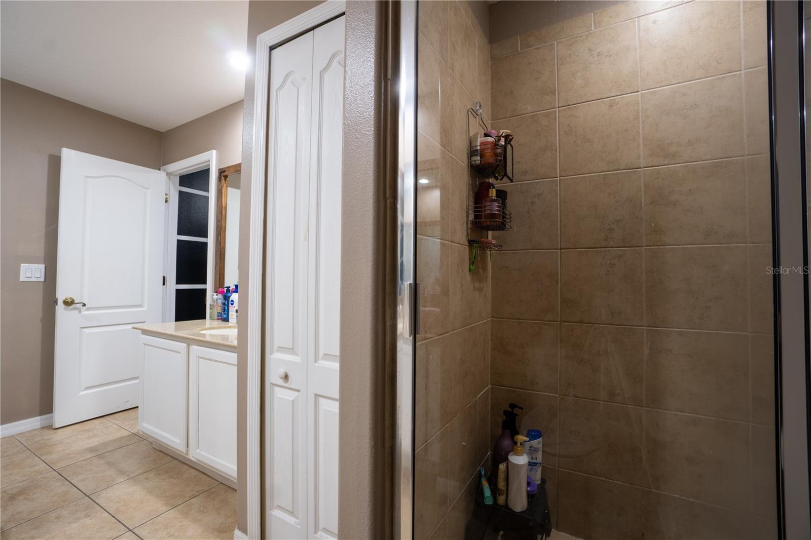 8747 ISLA BELLA DR, ORLANDO, FL, 32818