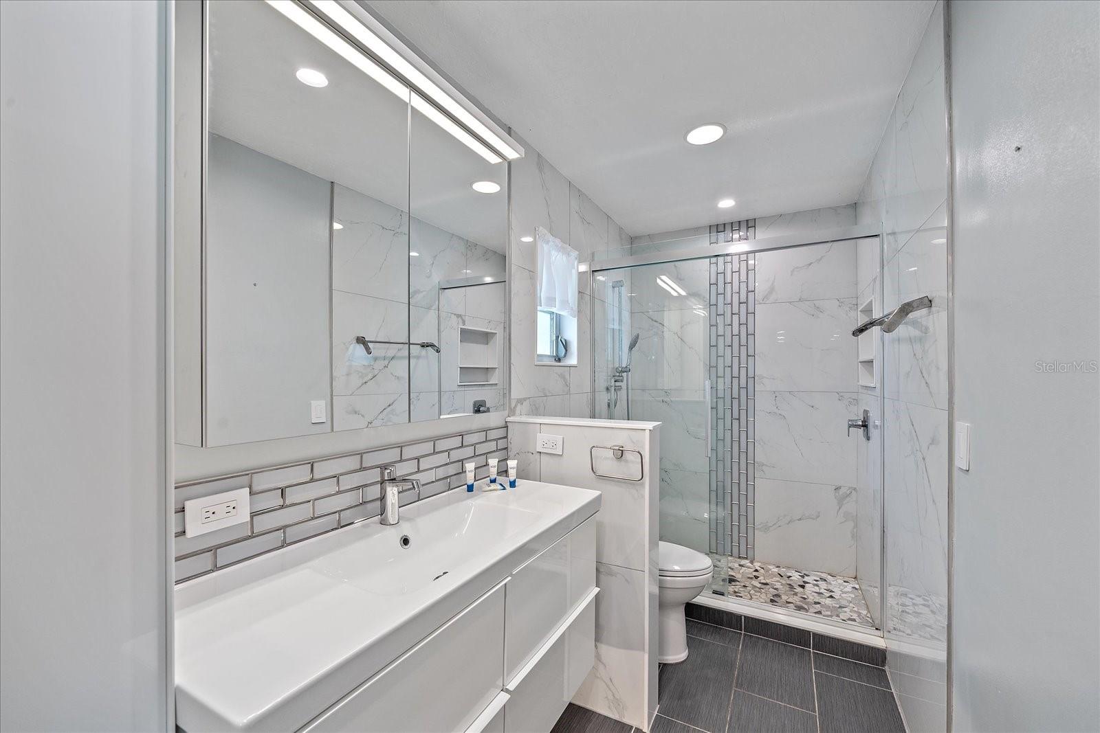 201 VILLA DR #201, OSPREY, FL, 34229