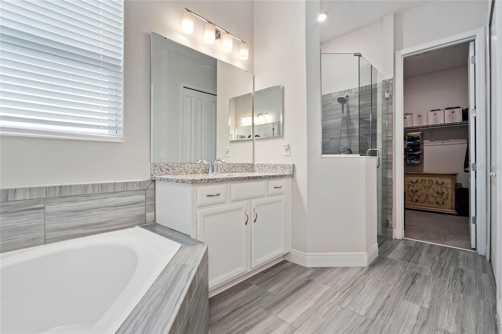 729 CALABRIA WAY, HOWEY IN THE HILLS, FL, 34737