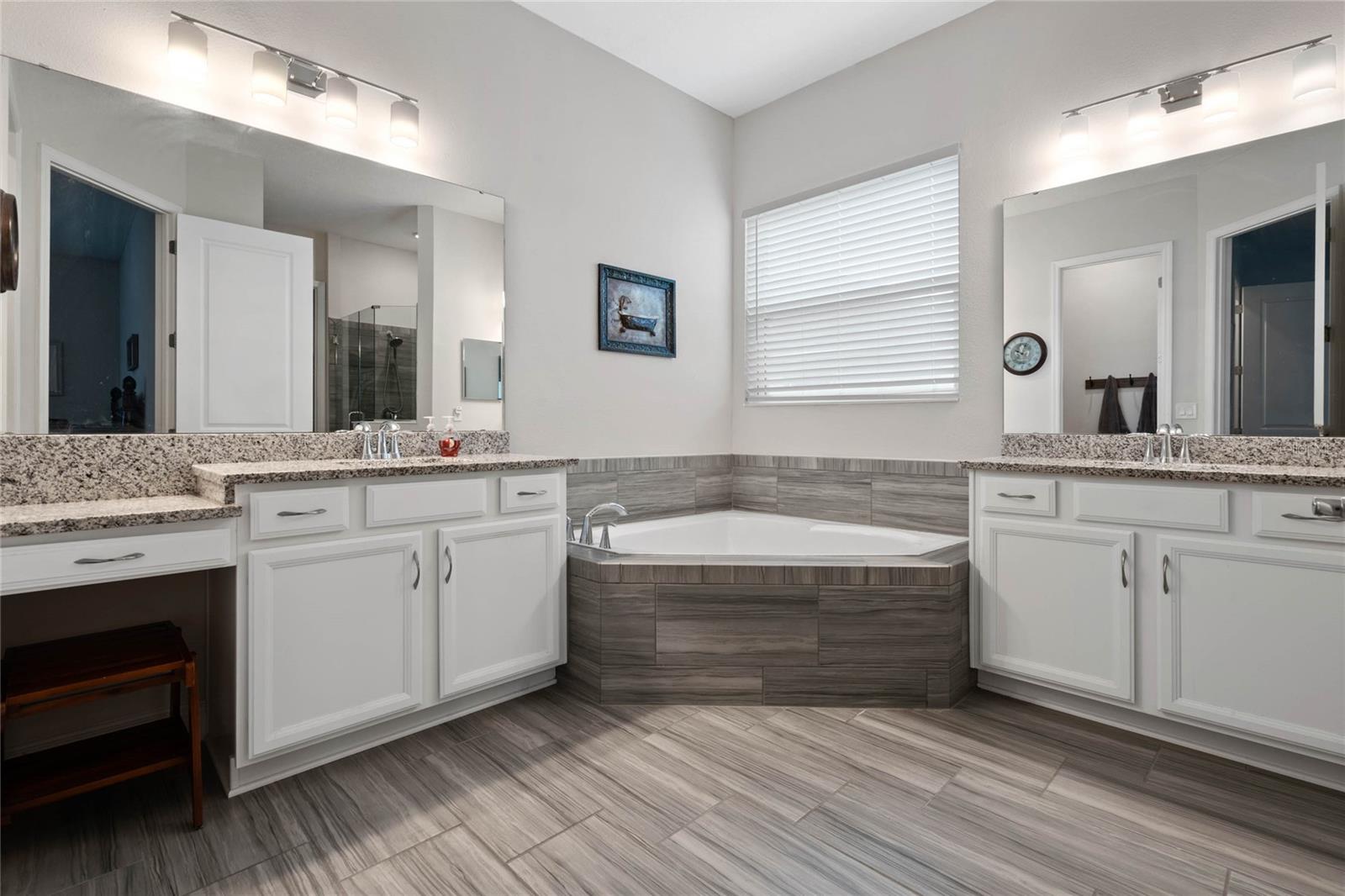 729 CALABRIA WAY, HOWEY IN THE HILLS, FL, 34737