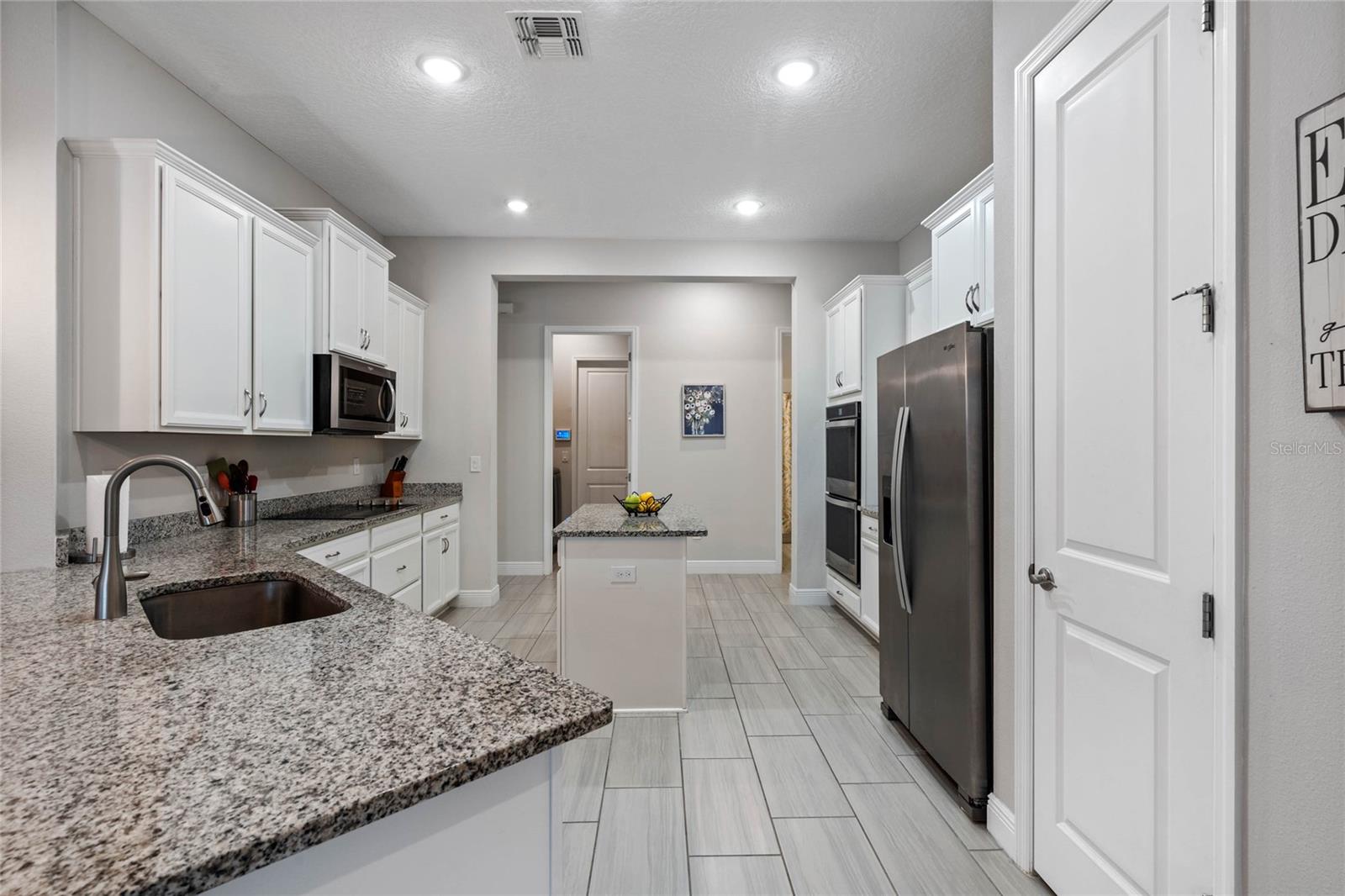 729 CALABRIA WAY, HOWEY IN THE HILLS, FL, 34737
