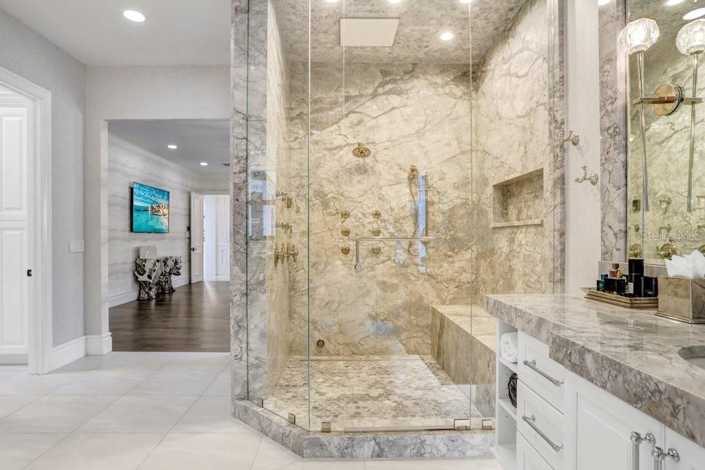 16220 VILLARREAL DE AVILA, TAMPA, FL, 33613