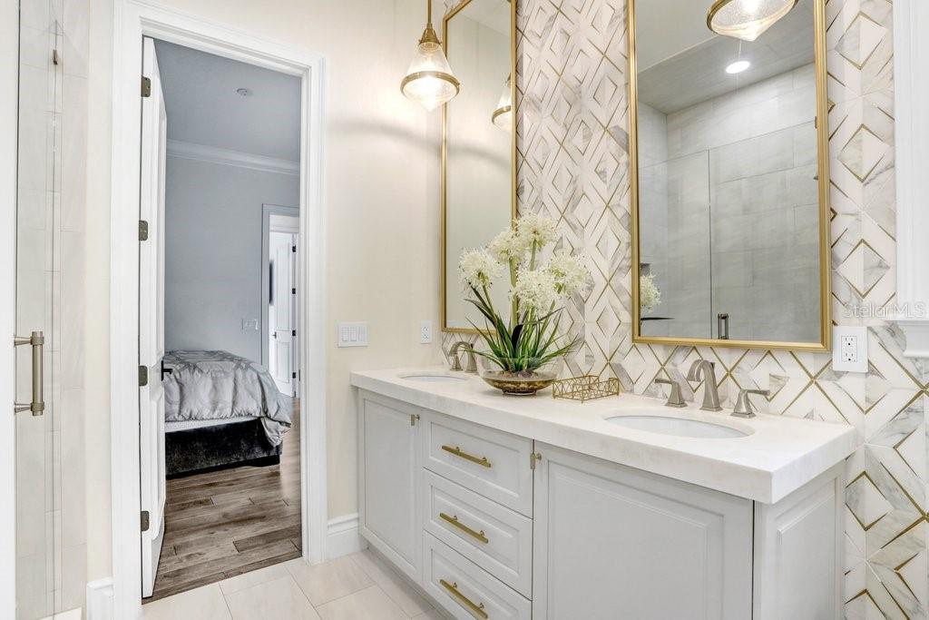 16220 VILLARREAL DE AVILA, TAMPA, FL, 33613