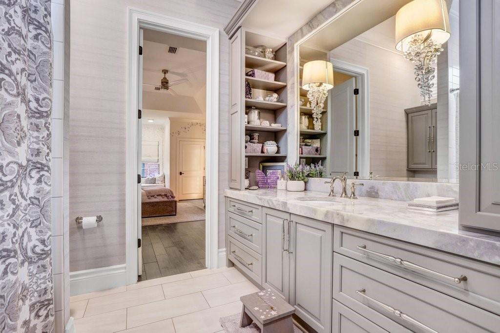 16220 VILLARREAL DE AVILA, TAMPA, FL, 33613