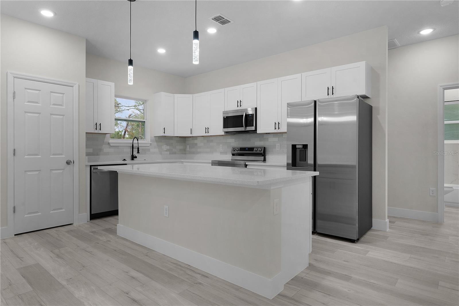 1 MALAUKA PASS CT, OCKLAWAHA, FL, 32179