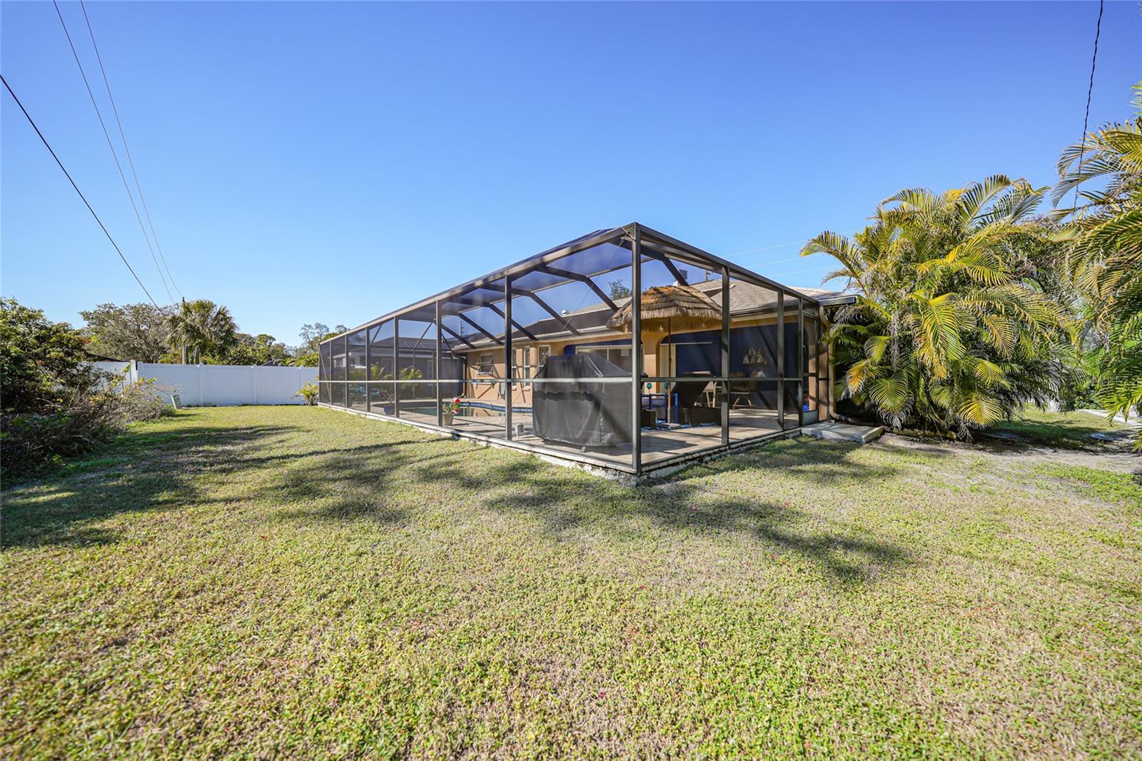 18395 EDGEWATER DR, PORT CHARLOTTE, FL, 33948