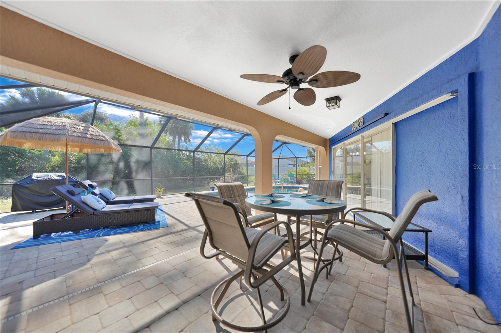 18395 EDGEWATER DR, PORT CHARLOTTE, FL, 33948