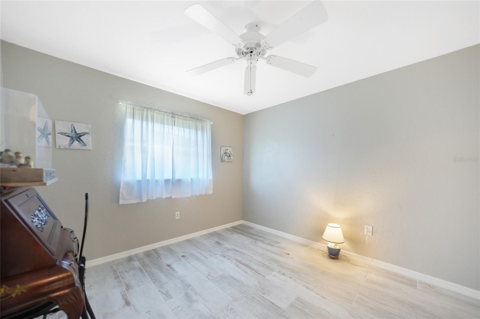 18395 EDGEWATER DR, PORT CHARLOTTE, FL, 33948