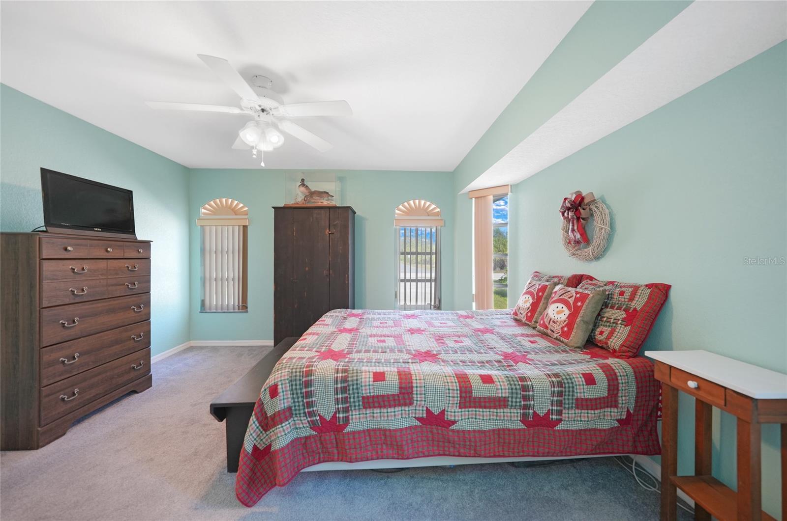 18395 EDGEWATER DR, PORT CHARLOTTE, FL, 33948