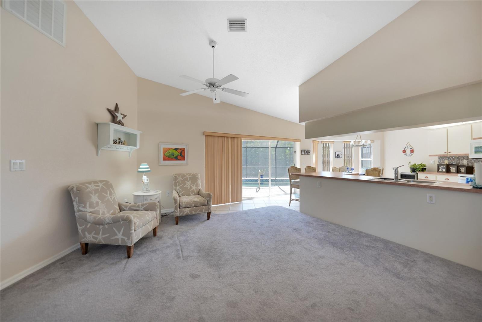18395 EDGEWATER DR, PORT CHARLOTTE, FL, 33948