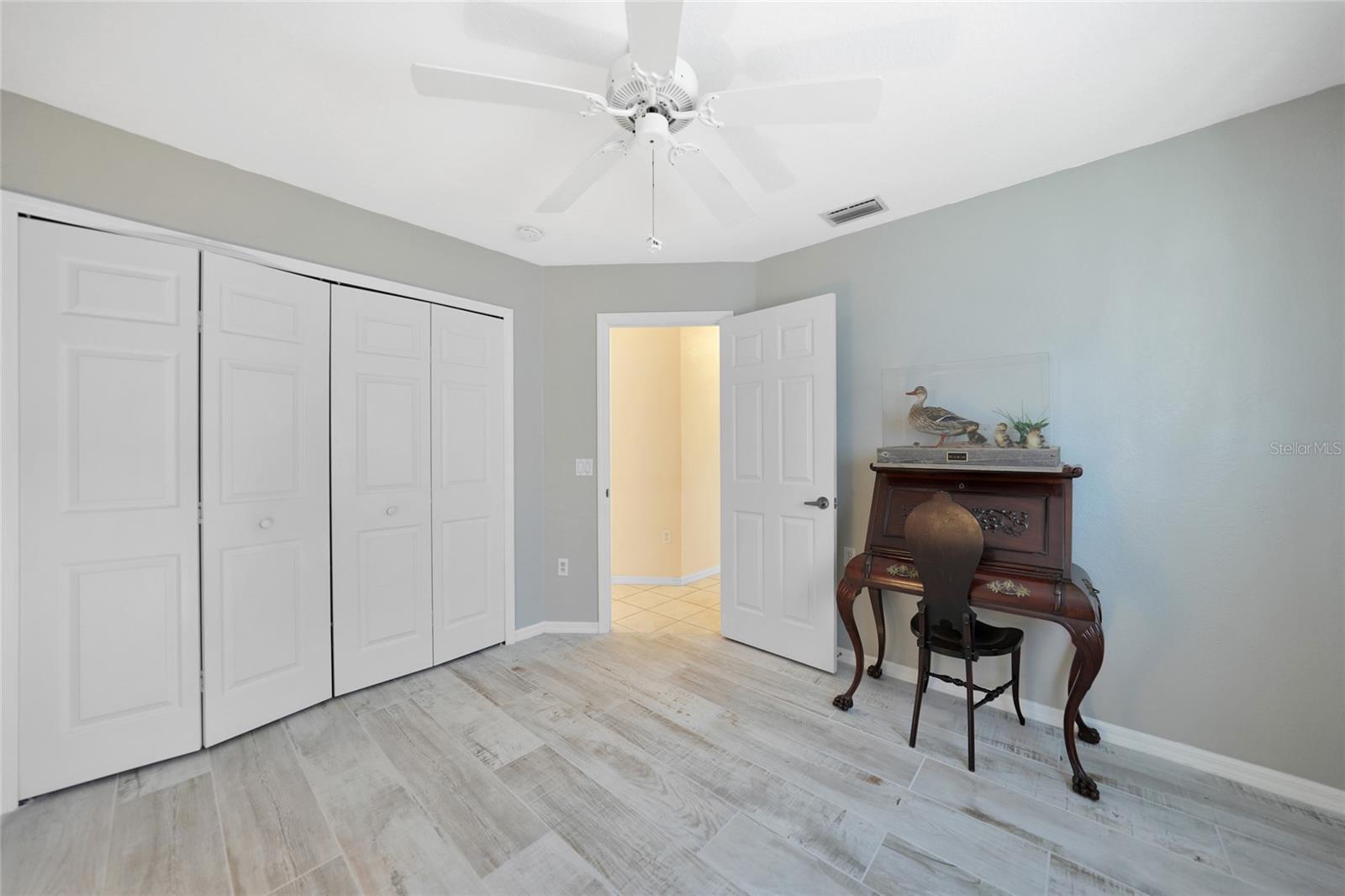 18395 EDGEWATER DR, PORT CHARLOTTE, FL, 33948