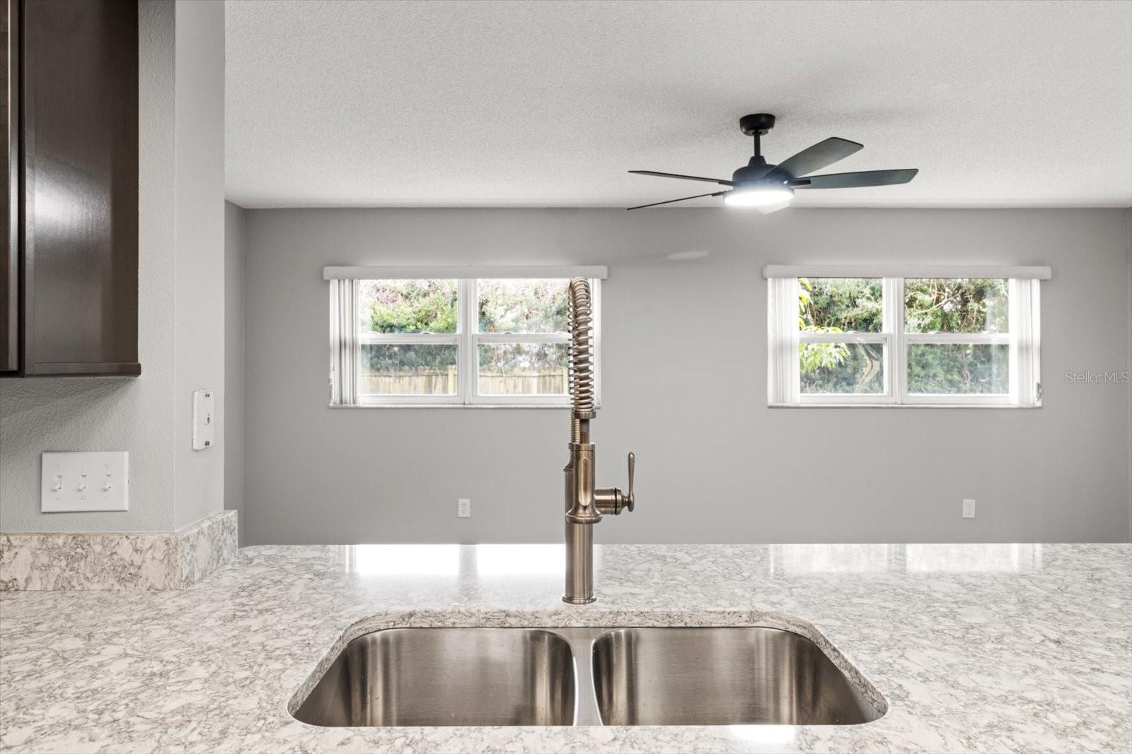 512 SE PARADISE POINT RD, CRYSTAL RIVER, FL, 34429