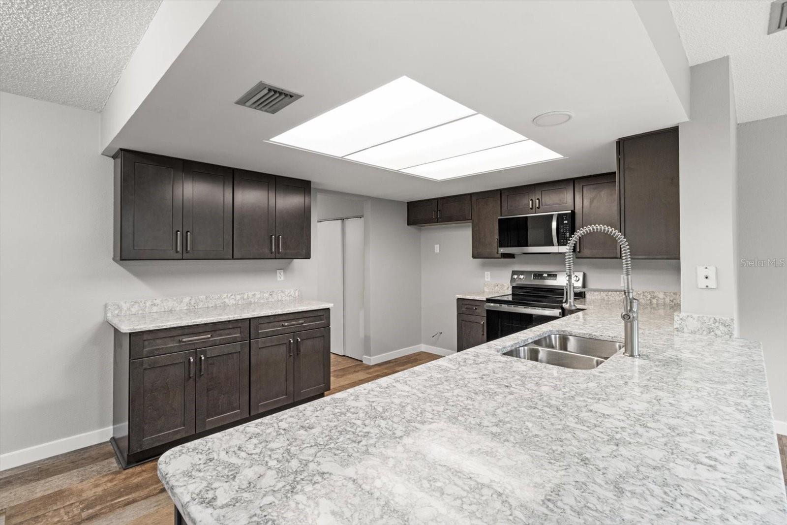 512 SE PARADISE POINT RD, CRYSTAL RIVER, FL, 34429
