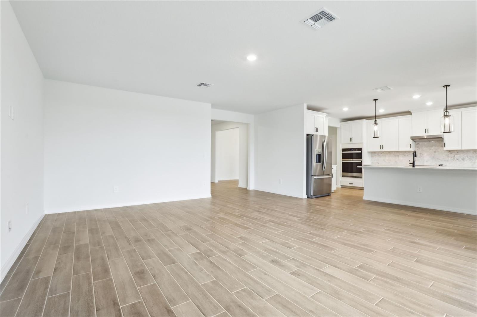 1832 DRAUGHTON DR, ZEPHYRHILLS, FL, 33541