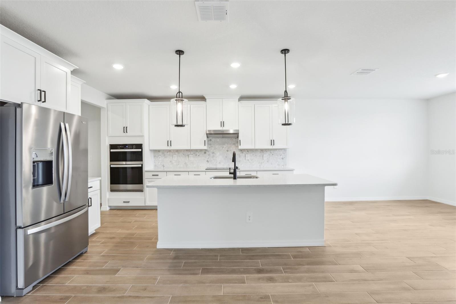 1832 DRAUGHTON DR, ZEPHYRHILLS, FL, 33541