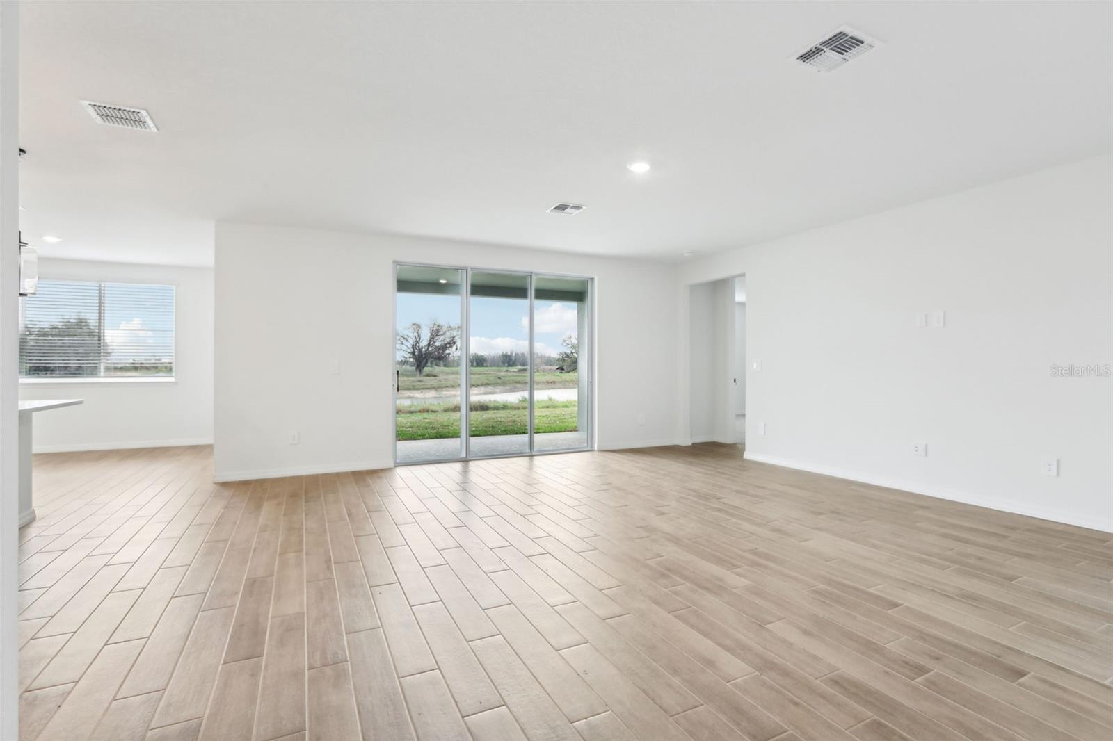 1832 DRAUGHTON DR, ZEPHYRHILLS, FL, 33541