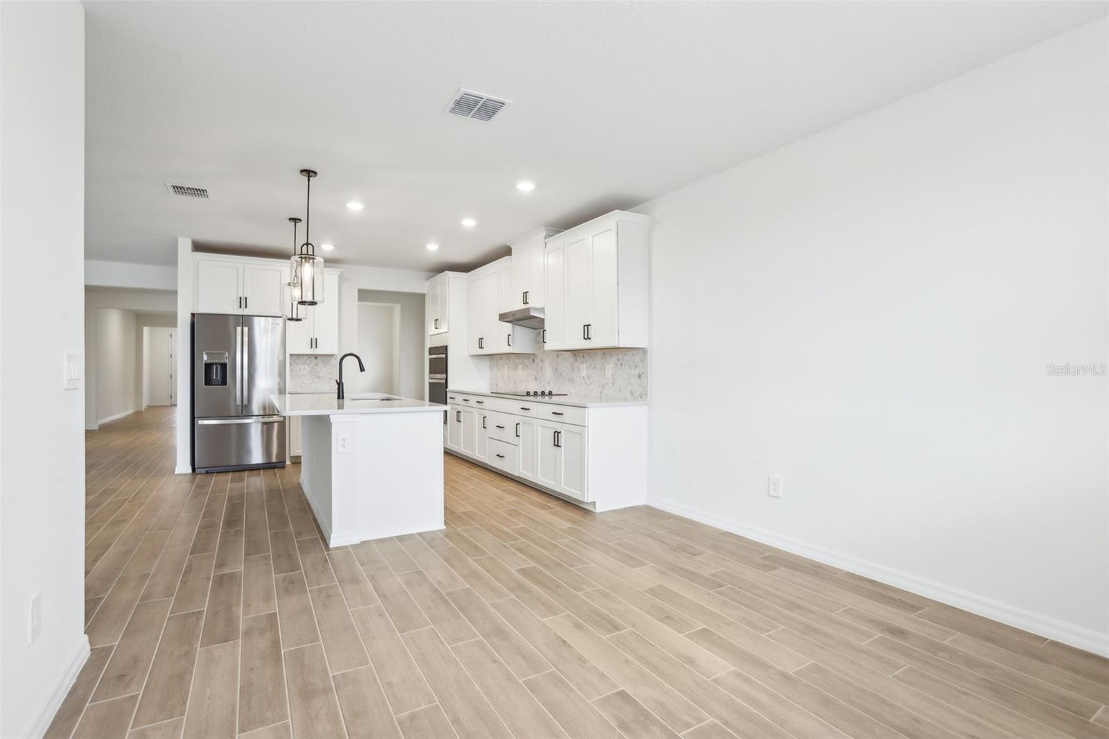 1832 DRAUGHTON DR, ZEPHYRHILLS, FL, 33541