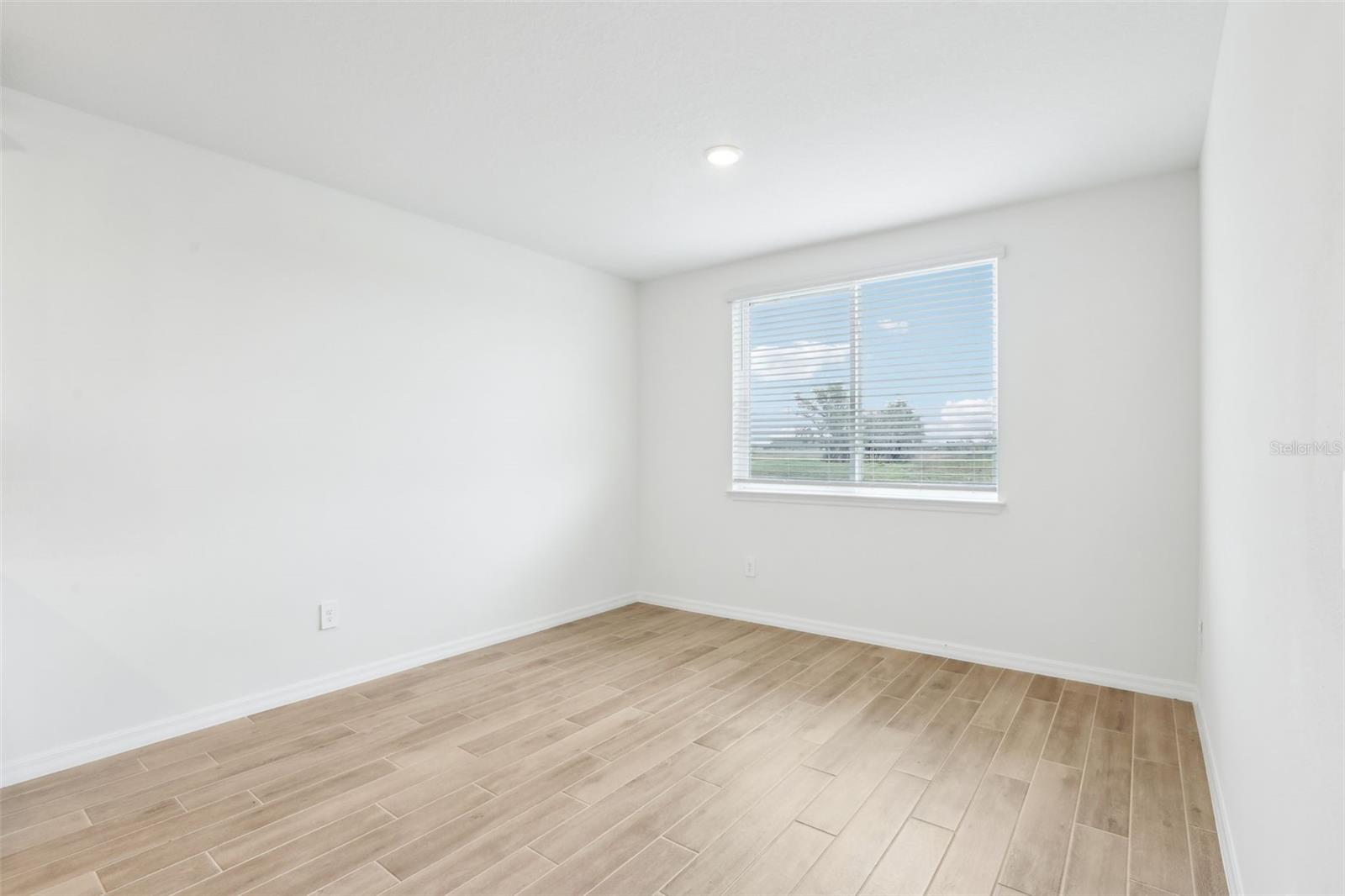 1832 DRAUGHTON DR, ZEPHYRHILLS, FL, 33541