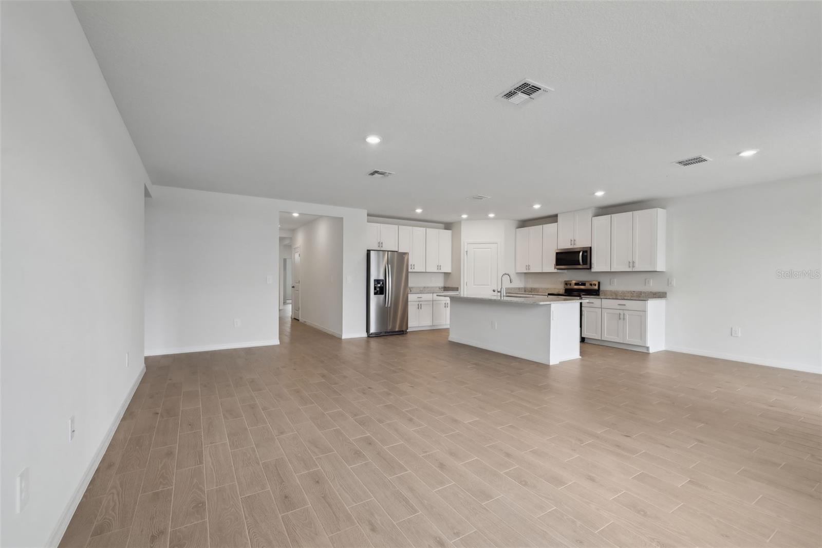 1886 DRAUGHTON DR, ZEPHYRHILLS, FL, 33541