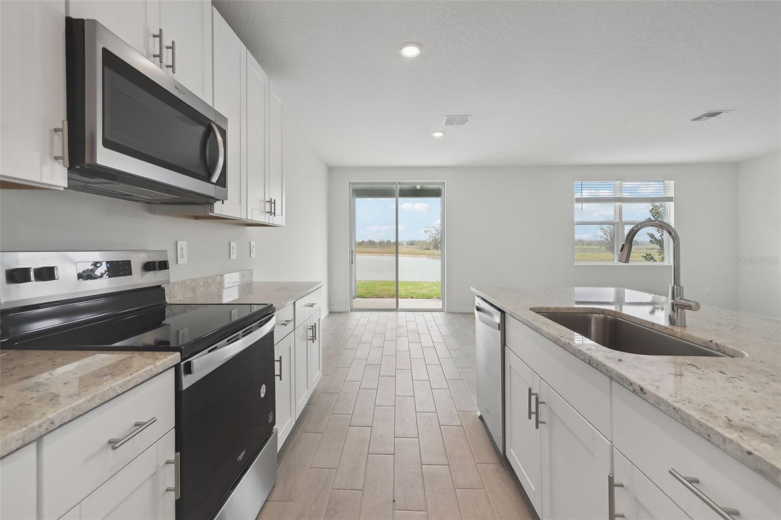1886 DRAUGHTON DR, ZEPHYRHILLS, FL, 33541