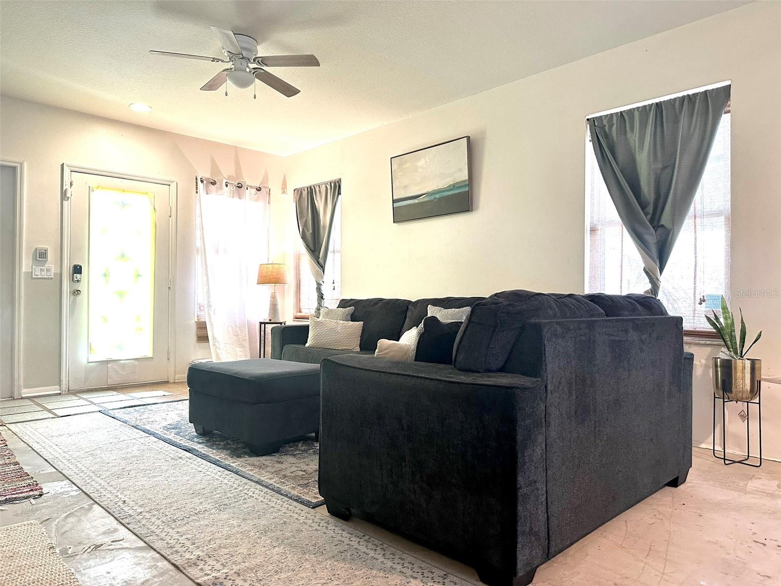 1112 LAKE SHORE RANCH DR, SEFFNER, FL, 33584