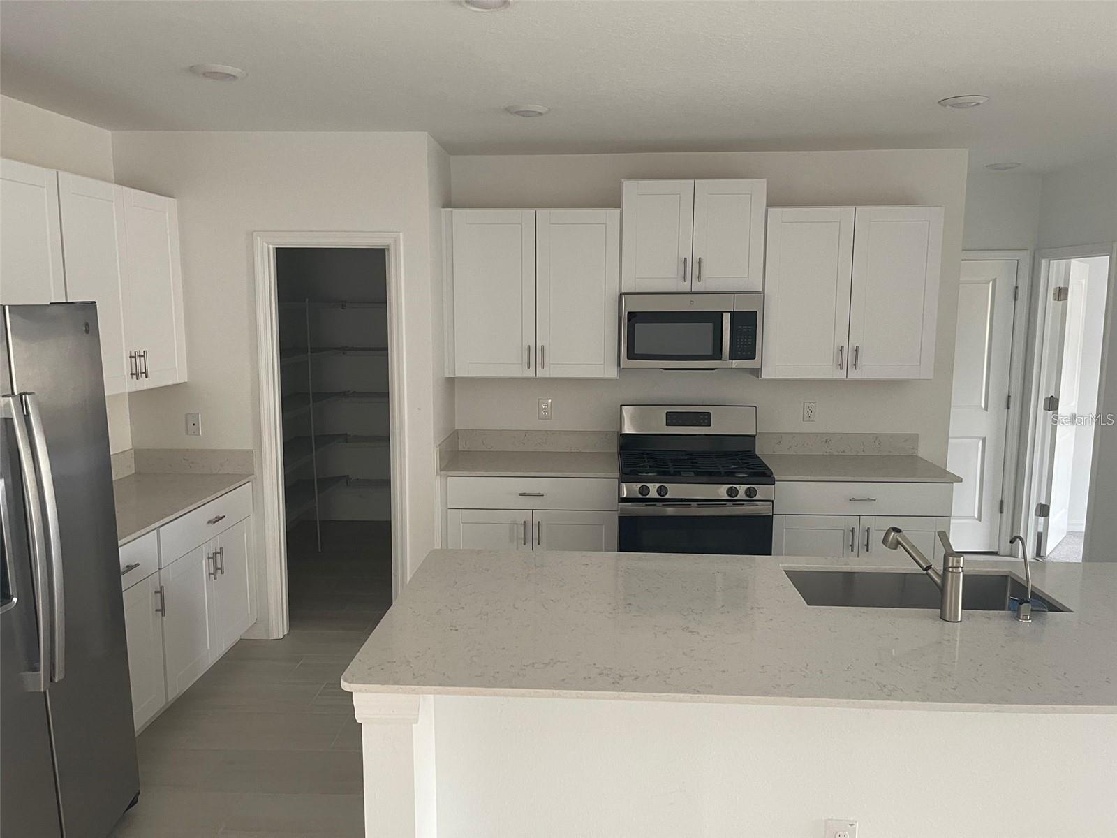 2575 LEONIA LANE, ZEPHYRHILLS, FL, 33541