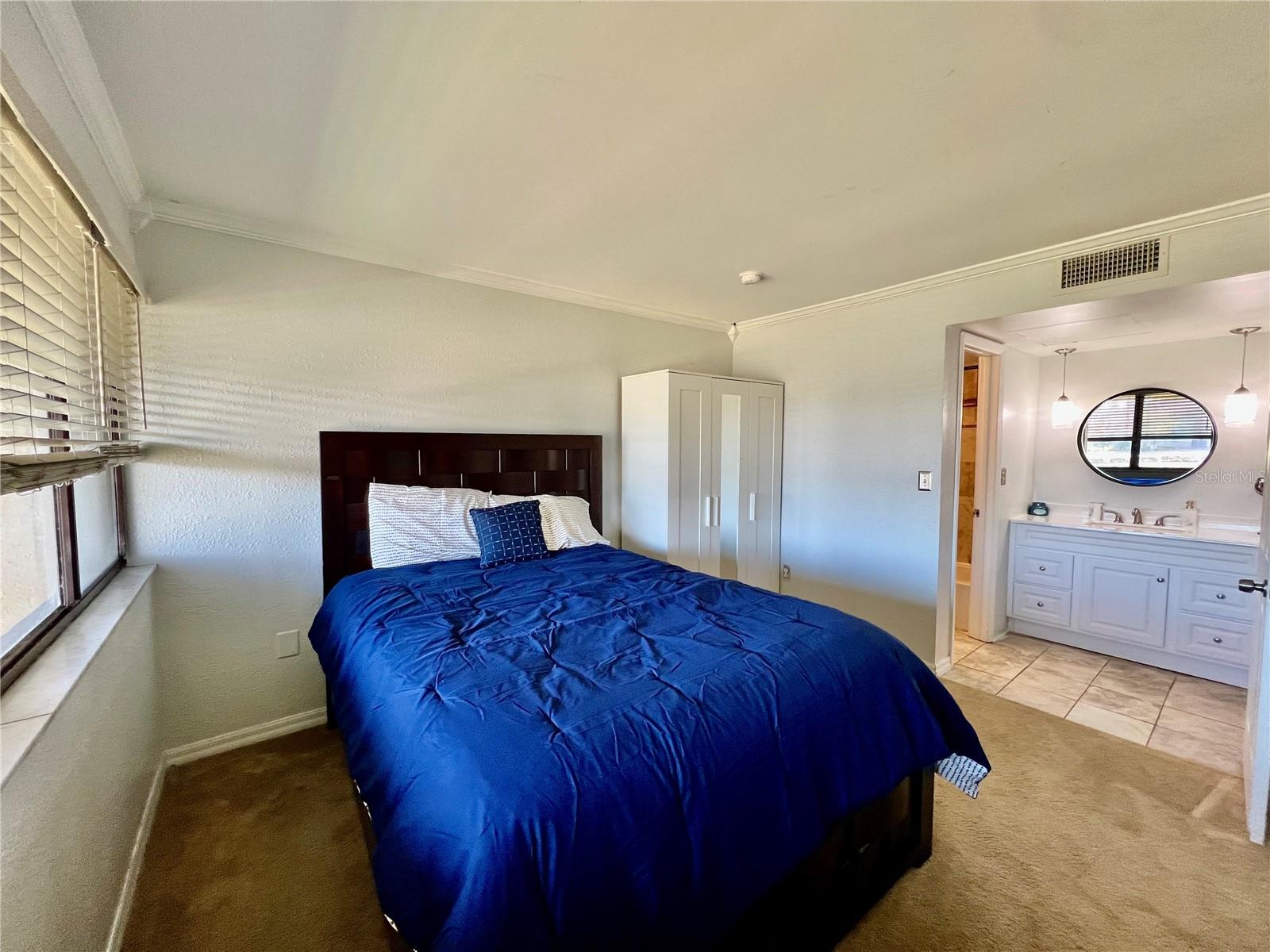 890 N VILLAGE DR #101B, ST PETERSBURG, FL, 33716