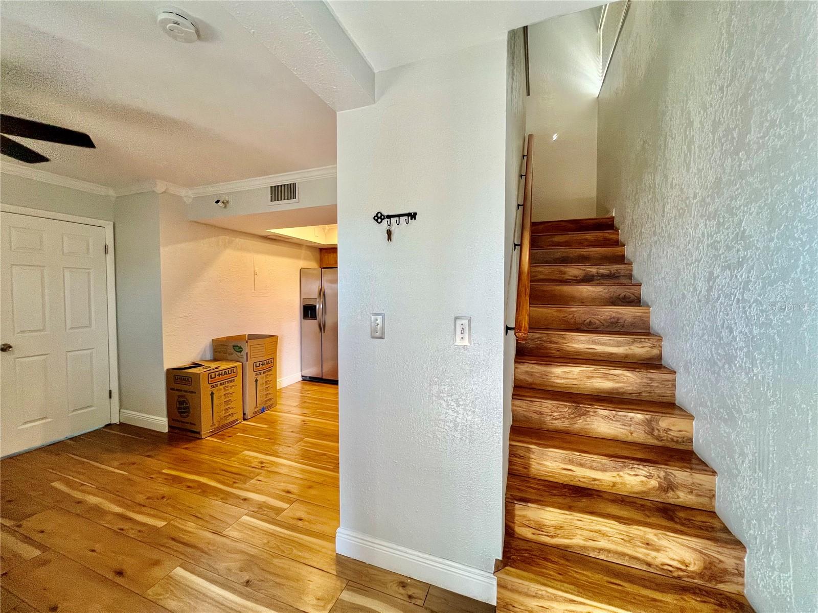 890 N VILLAGE DR #101B, ST PETERSBURG, FL, 33716