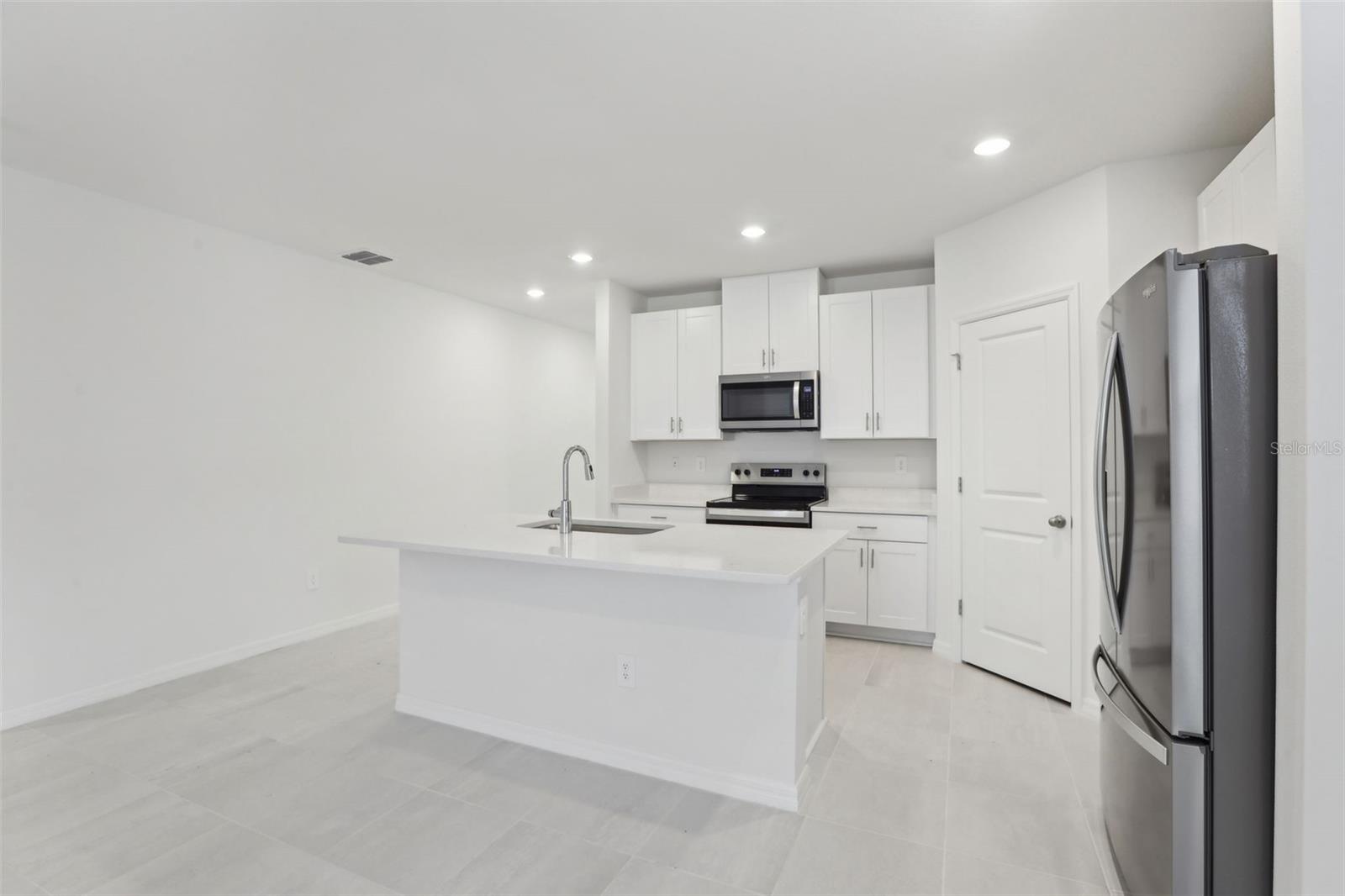 1867 DRAUGHTON DR, ZEPHYRHILLS, FL, 33541