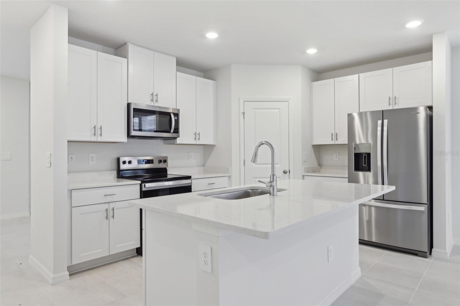 1867 DRAUGHTON DR, ZEPHYRHILLS, FL, 33541