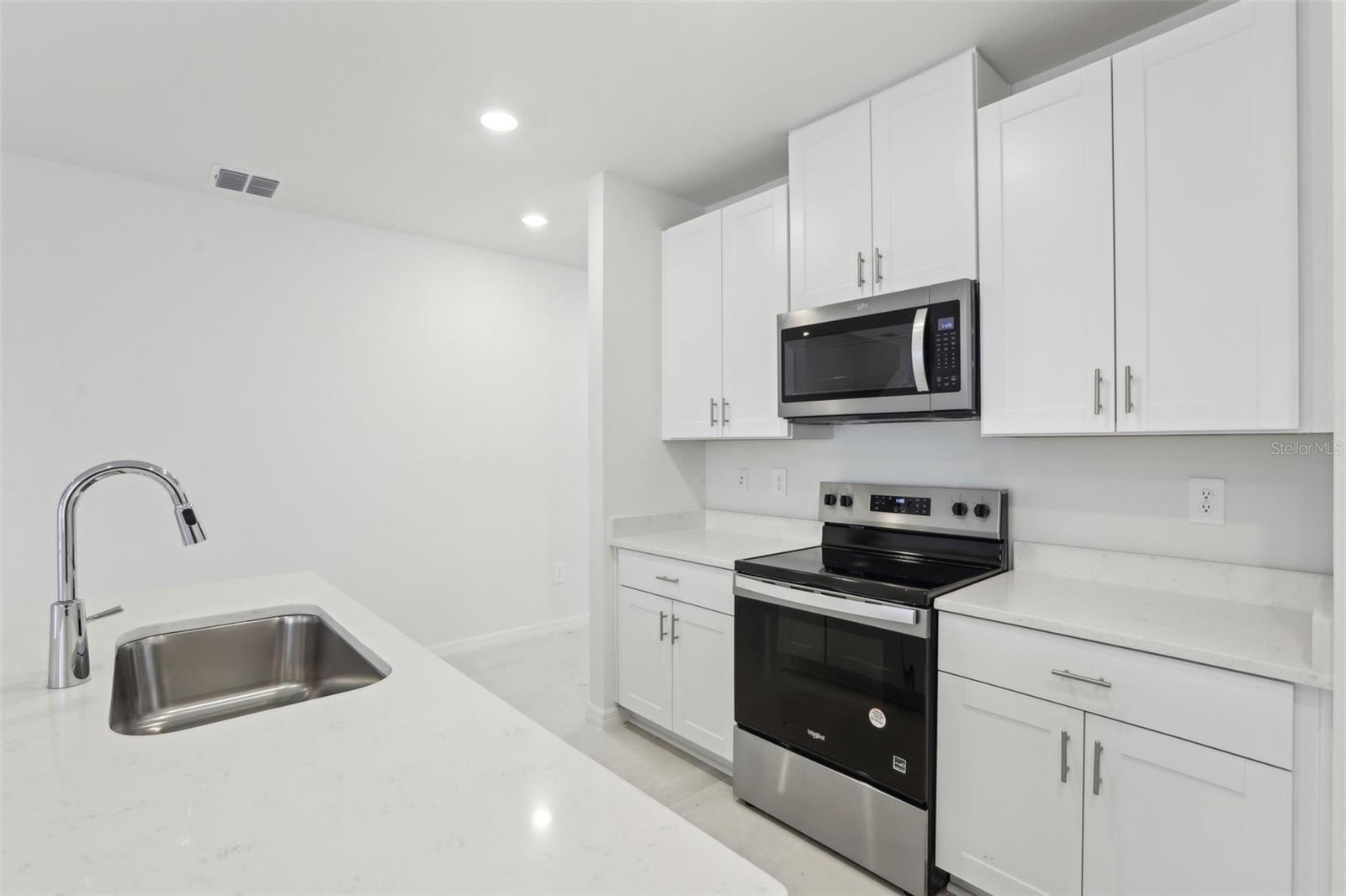 1867 DRAUGHTON DR, ZEPHYRHILLS, FL, 33541