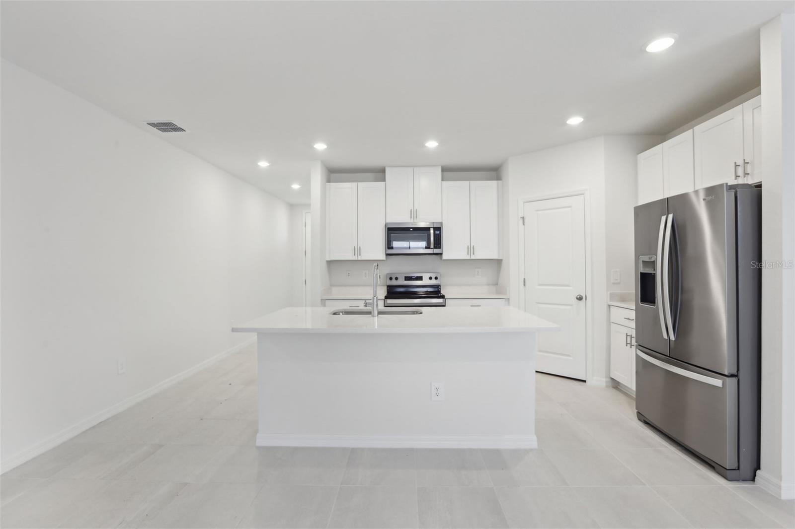 1867 DRAUGHTON DR, ZEPHYRHILLS, FL, 33541