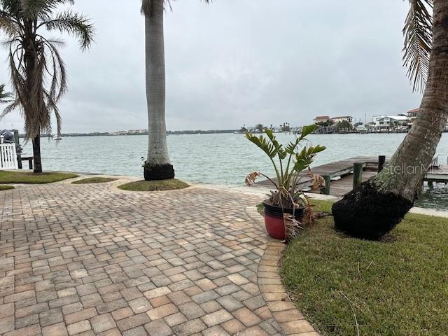341 E MADEIRA AVE, MADEIRA BEACH, FL, 33708