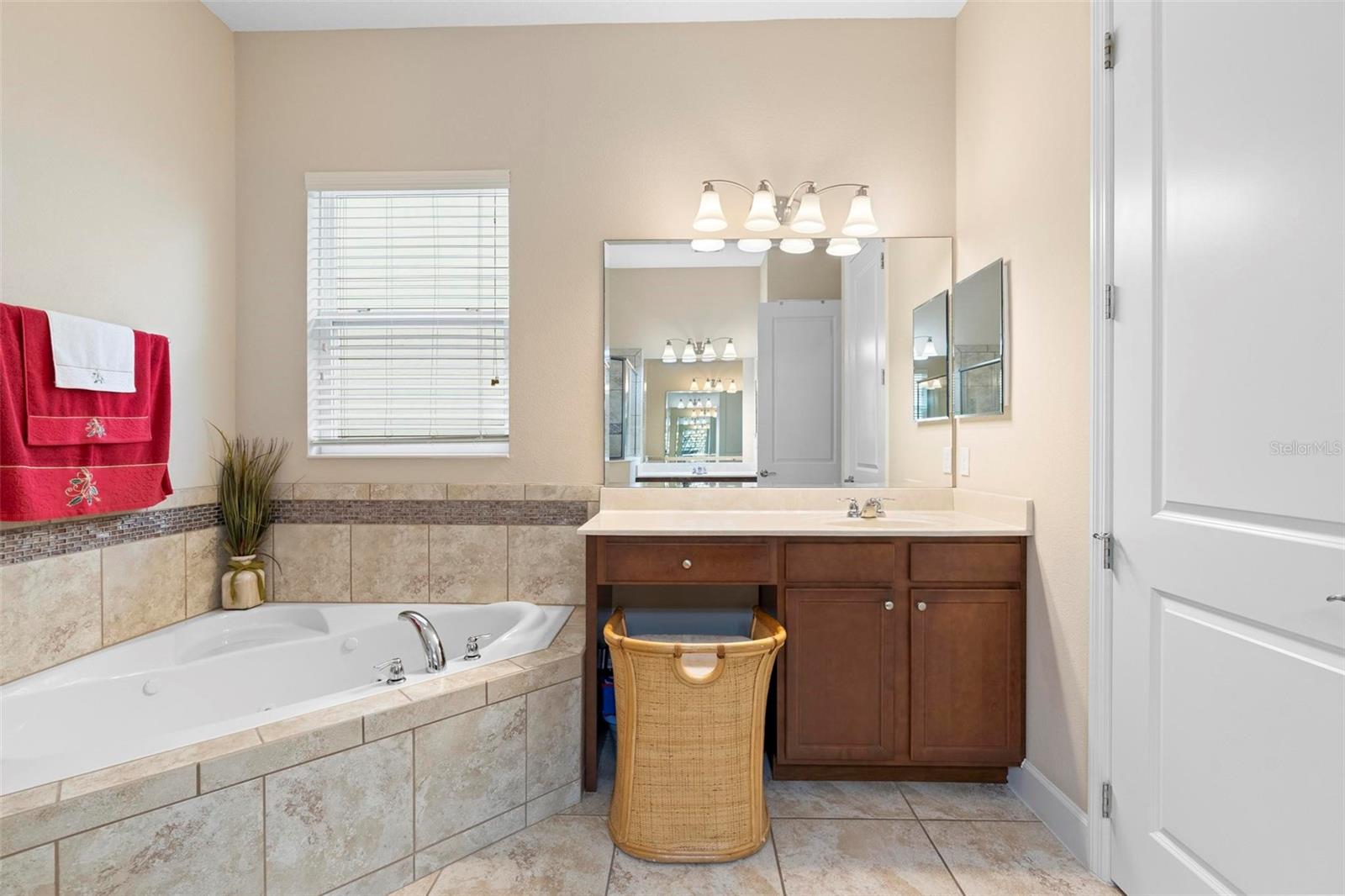 1105 GARDENSHIRE LN, DELAND, FL, 32724