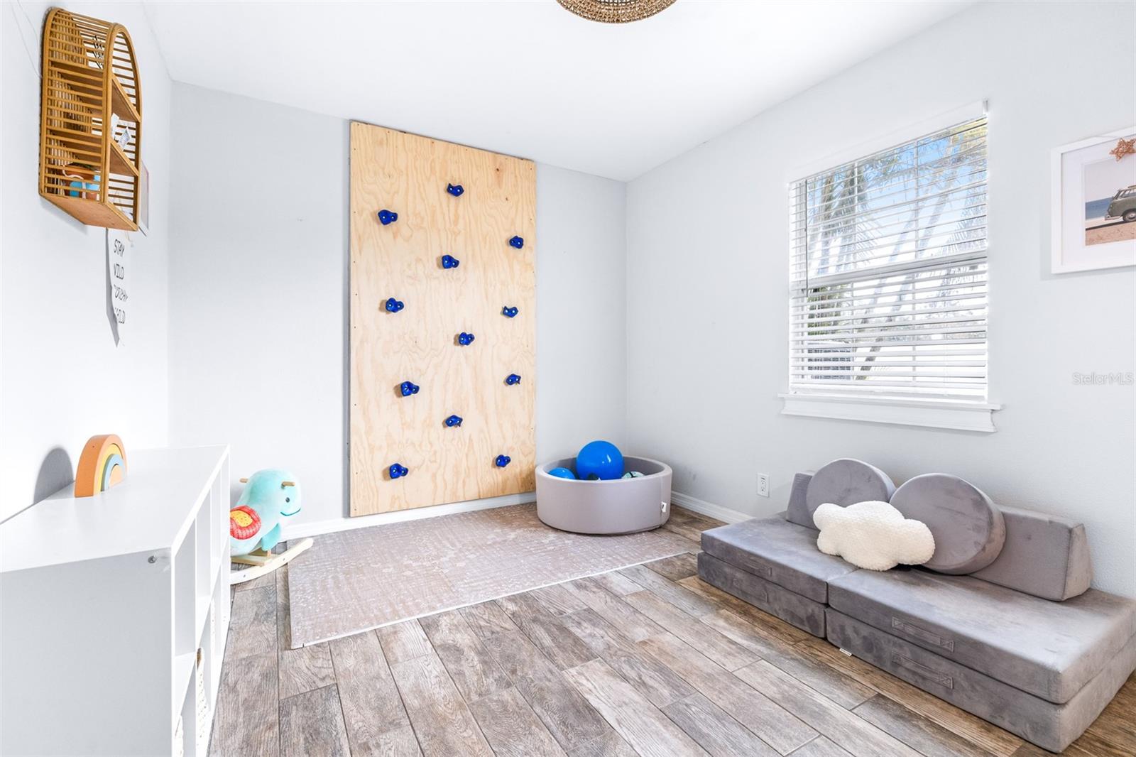 7601 9TH AVE N, ST PETERSBURG, FL, 33710