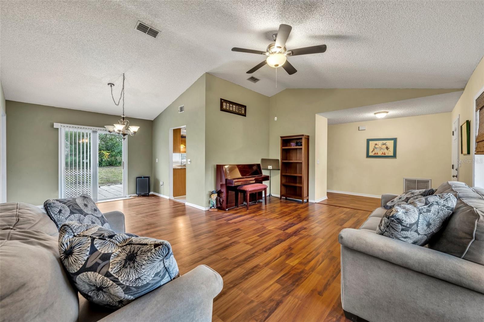817 W 9TH ST, DELTONA, FL, 32725
