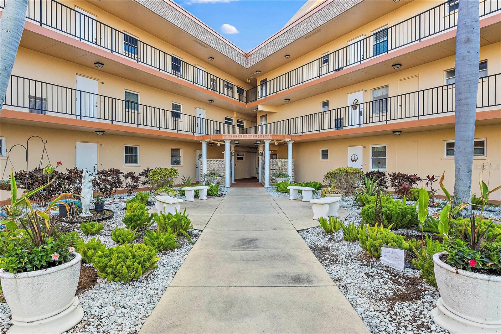 5020 BRITTANY DR S #215, ST PETERSBURG, FL, 33715
