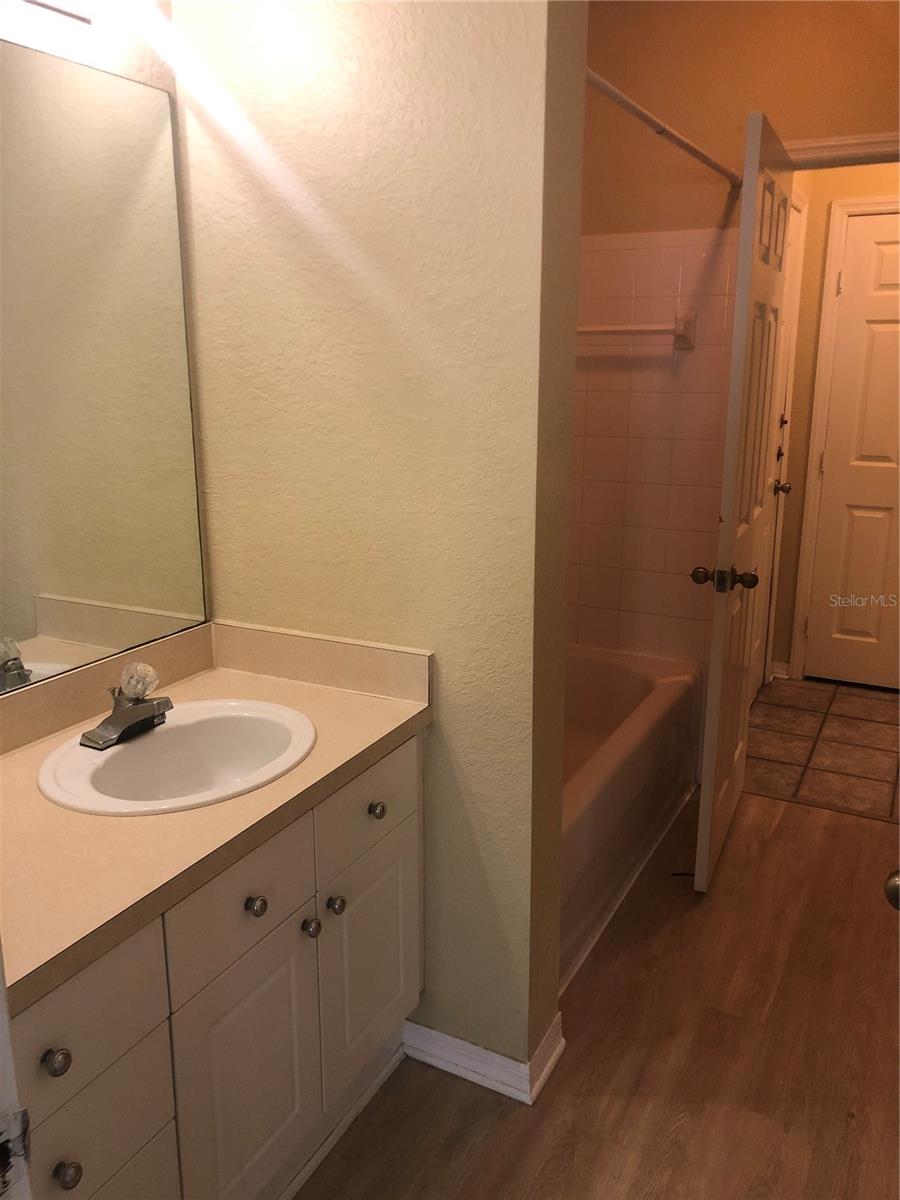 18001 RICHMOND PLACE DR #1120, TAMPA, FL, 33647